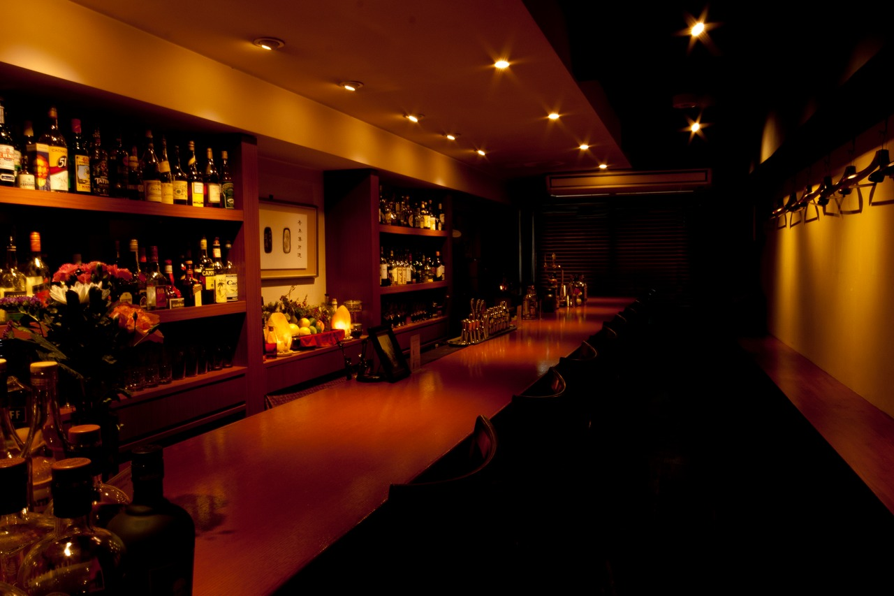 BAR AOTETSU concept — a quiet hidden bar in the night